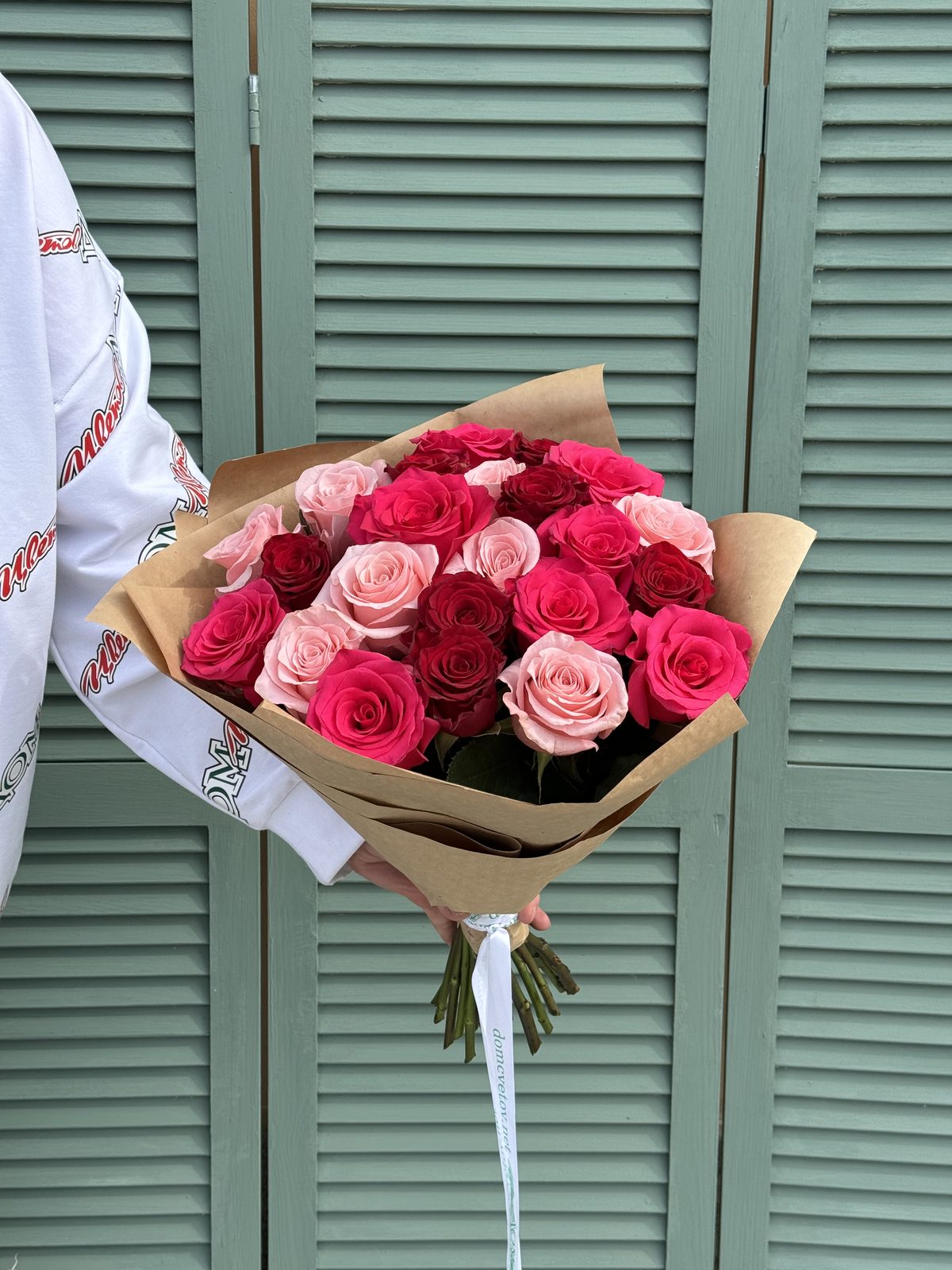25 роз микс стандарт крафт